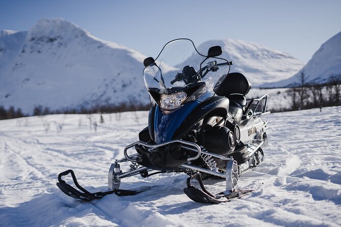 Adventure Snowmobile Safari - Winter gear and safety: what’s provided and what to wear underneath