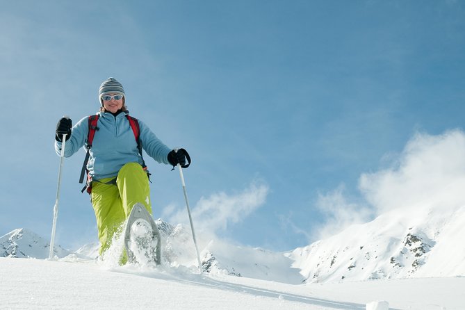 Eco friendly snowshoeing in Scenic Landscape - Wabi Sabi and Magic Ice Bar: souvenirs and a cold drink option