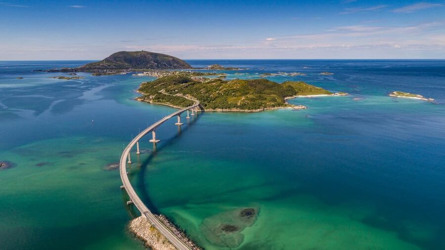 From Tromsø: Arctic Wildlife & Fjord Sightseeing Tour by Car - Wildlife spotting on the Kvaløya route: what you can realistically hope for