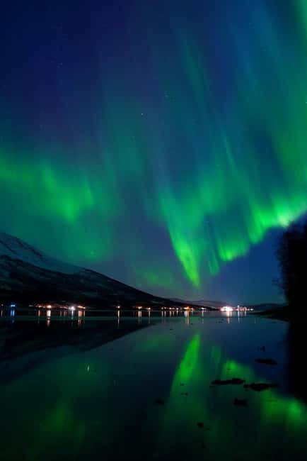 From Tromsø: Aurora Bus Tour with Snacks, Photos, and Drinks - Meeting Points in Tromsø: Don’t Lose 20 Minutes Before Darkness