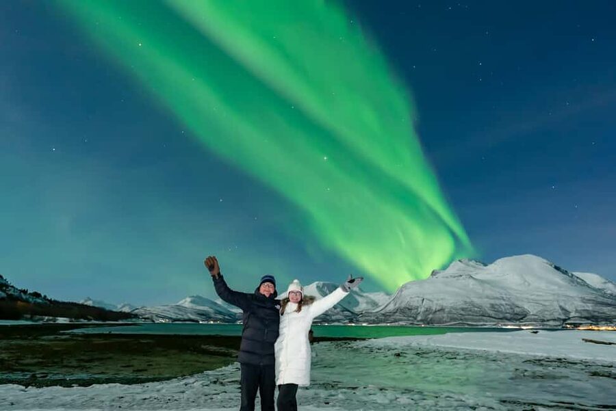 From Tromsø: Aurora Minibus Chase with Portrait and Hot Meal - Who Might Prefer a Different Style