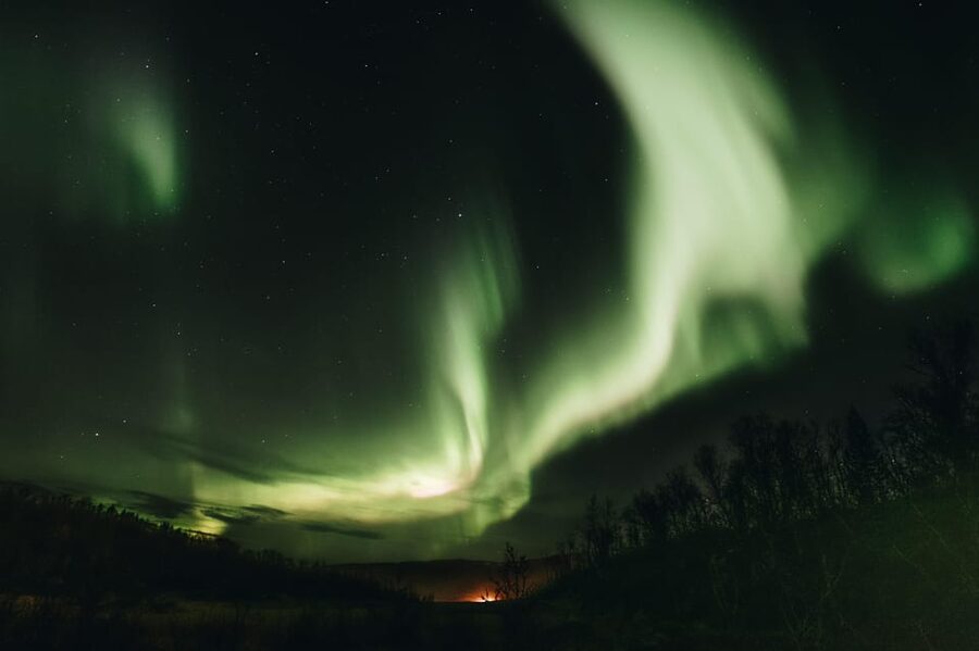 From Tromsø: Aurora Snowshoe Hike - Northern Lights: how this tour sets you up for better chances