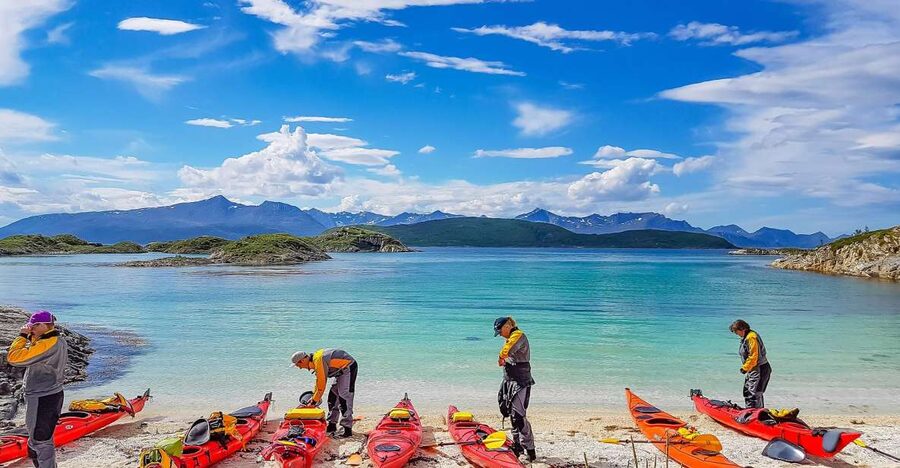From Tromsø: Kayak trip with lunch and sauna at Sommarøy - Key Points at a Glance
