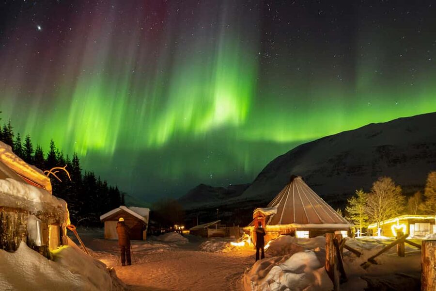 From Tromsø: Northern Lights Visit at Camp Tamok - If the Aurora Shows: what the best night feels like