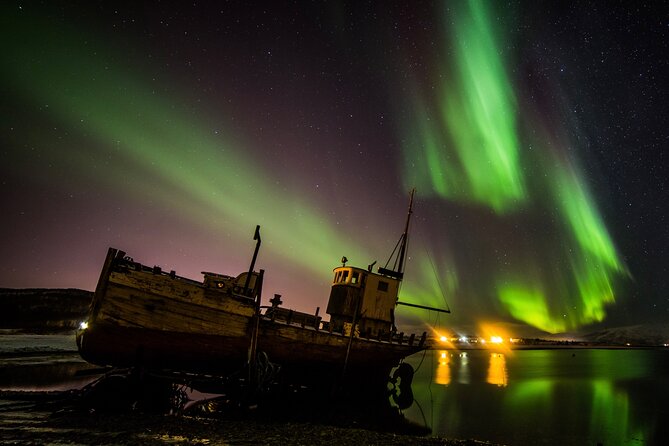 Full Night Magic of the Northern Lights in Tromso - Bonfire Breaks and Warm Drinks When Conditions Allow