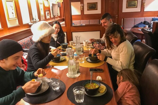 Luxury Northern Lights Yacht Cruise with Hot Tub from Tromsø - Luxury Northern Lights Yacht Cruise: The basic idea, in plain language