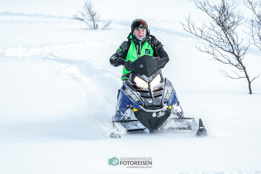 Lyngen: Snowmobile Safari with Lunch in seaside Restaurant - XLyngen meeting point and gear: what you’ll handle before you go