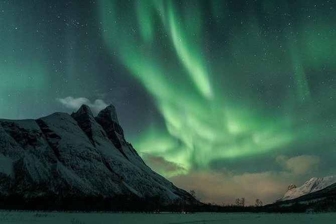 Minibus Northern Lights Chase with Photography from Tromsø - Your warmth kit: thermal suits, heated insoles, and headlamps