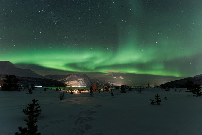 Minibus Northern Lights Chase with Photography from Tromsø - Stop-by-stop: what your night feels like outside