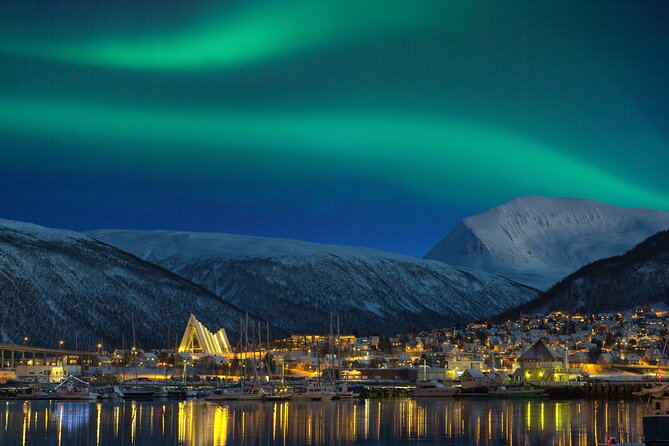 Northern light hunt in Tromsø. WiFi included - Why this Tromsø 7pm start matters for the aurora