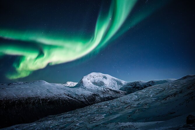 Northern Lights Adventure - Dinner by the fire, hot drinks, and stories that make the wait fly