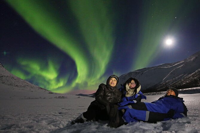 Northern Lights Chase with Photography from Tromsø - Meeting at Roald Amundsens plass and getting onto the right bus