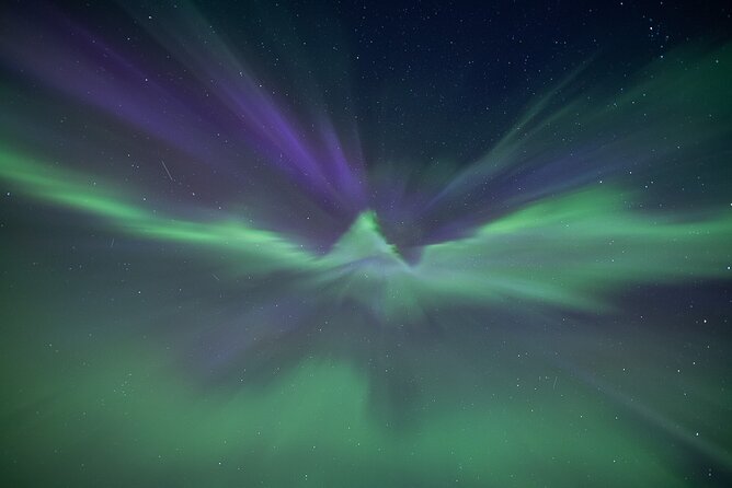 Northern Lights Expedition Tromsø - 6 people - Arctic Photo Guide - Photos and tripods: why this tour feels different at night