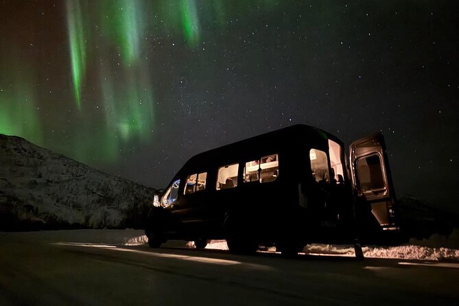 Northern Lights Tour with Hot Food and Drinks in Tromso - The evening schedule: Tromsø start, then mountains and fjords for aurora chances