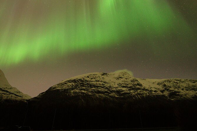 Northern Lights Tour with Local Guide and Photos - What to wear and bring so the cold doesn’t wreck your photos