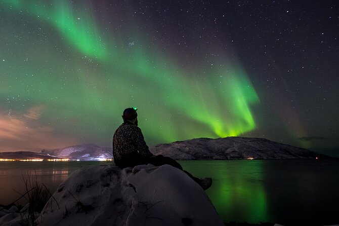 Private & Exclusive Northern Lights Tour with Professional guide - How the guide picks the spot: from 30 minutes out to near Finland