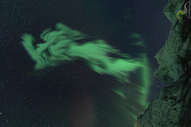 Small-Group Northern Lights Tour from Tromso with Photos - Warmth strategy: thermal suits, bonfires, snacks, and hot drinks