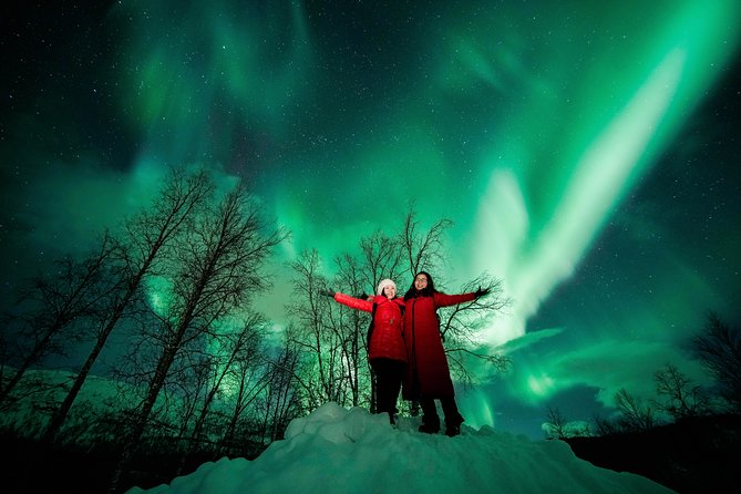 Symphony - Arctic Breeze, teamining up with nature. - Tripod, camera help, and pro portraits: how the tour improves your photos