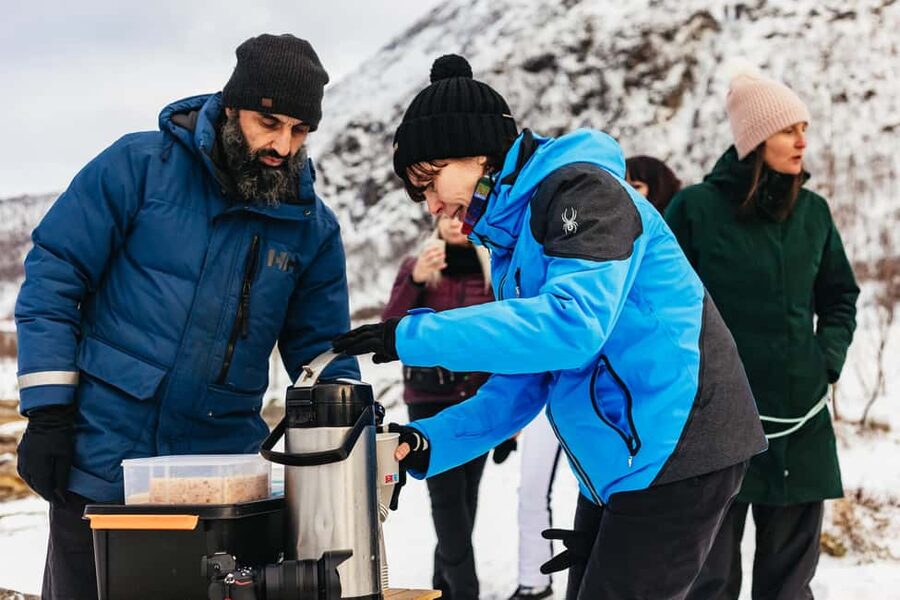 Tromsø: Arctic Landscape and Fjord Tour with Snacks - Snacks and Warm Drinks: Lefse Cake and Hot Chocolate as a Strategy