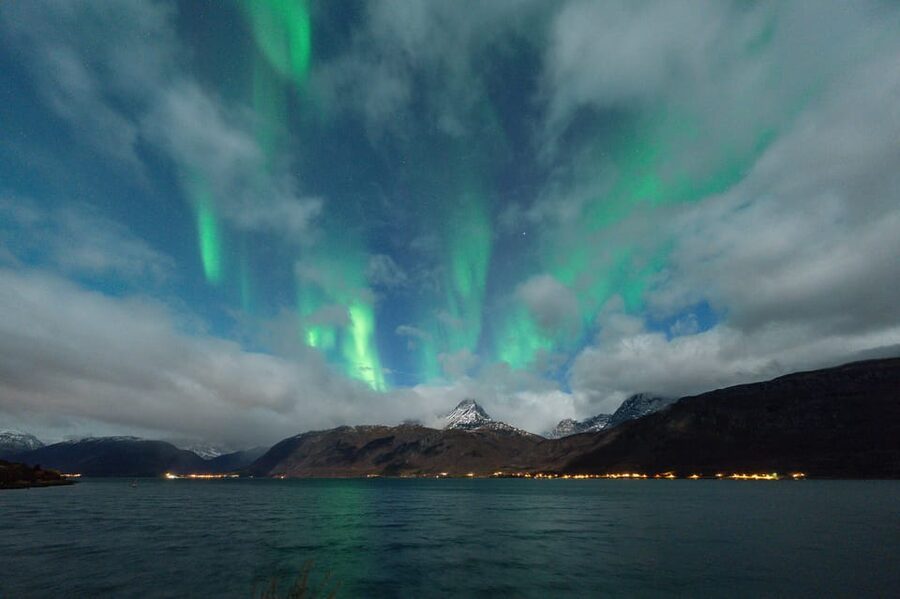 Tromsø: Aurora Borealis, Campfire, Hot Meal, Arctic Tour - Price and value: why $251 can make sense for this night-long chase