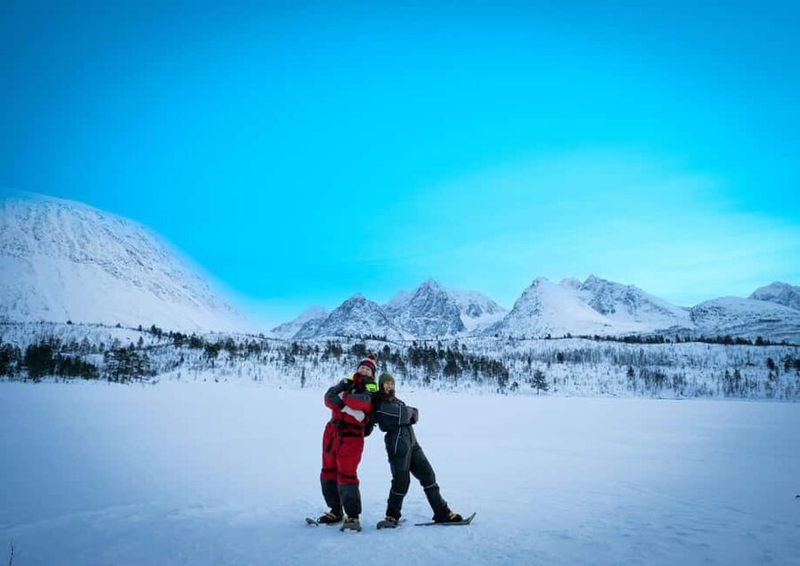 Tromsø: Aurora Crystal Lavvo Overnight Stay with Activities - Aurora time from your bed: forecast, tripods, and learning the rhythm
