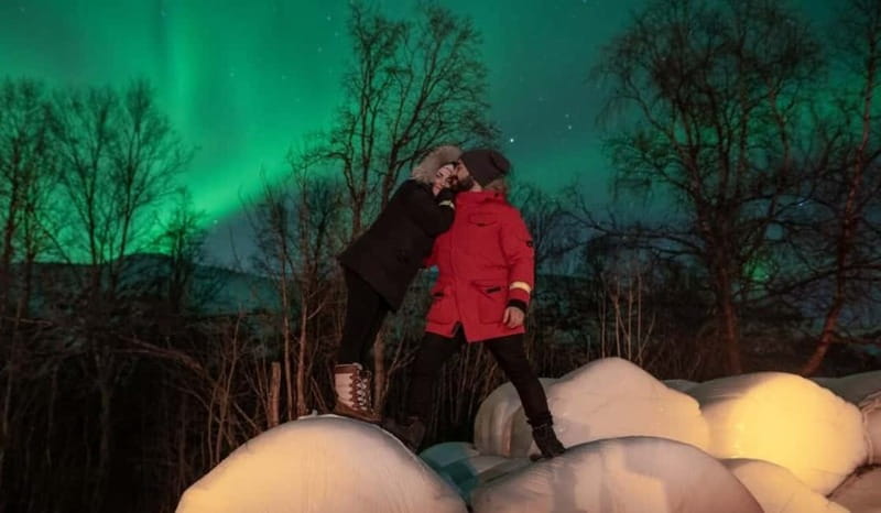 Tromsø: Aurora Safari Chase by big bus with Camp meal - Price and value: what $146 buys you (and how to judge it)