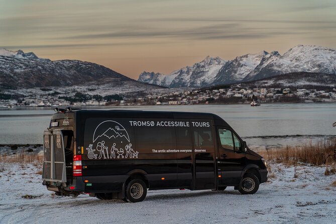 Tromsø Aurora Tour For All - One main stop for the sky: Tromsø at night