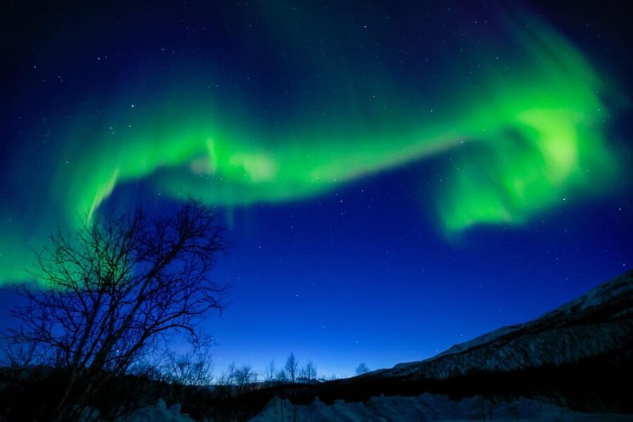 Tromsø Chinese Aurora Tour - How the 6-hour Tromsø light chase actually feels