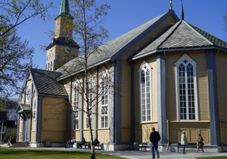 Tromso: City Highlights Guided Walking Tour - Key highlights you’ll feel right away