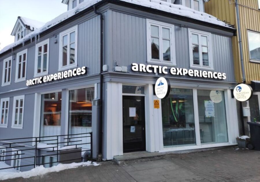 Tromso: City Highlights Guided Walking Tour - Storgata Pedestrian Street, Market Square, and Two Cathedrals