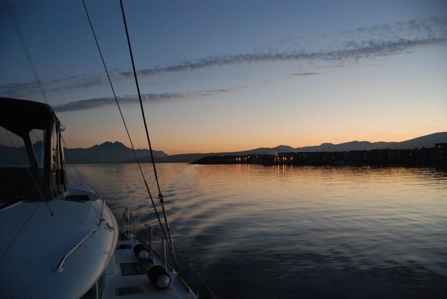 Tromsø: Fjord and Islands Luxury Catamaran Cruise - Fish soup on the return: Norway’s comfort food, served warm