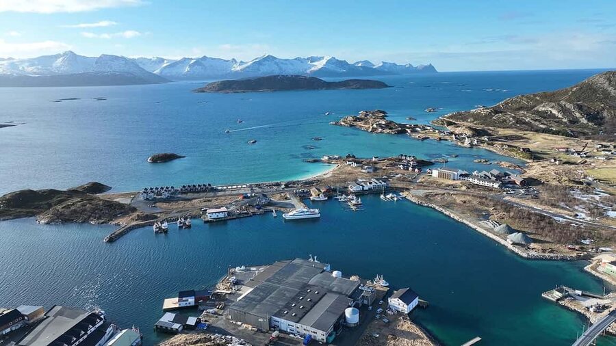 Tromsø Fjord Cruise - With a stop at Sommarøy Island - Riding the MS Gabriele from Tromsø: warm boat, wide views