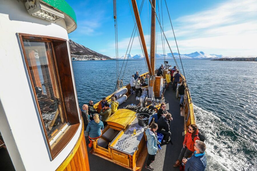 Tromsø: Fjord History Cruise with Snack and Drinks - Who should book this cruise, and who might want to choose differently