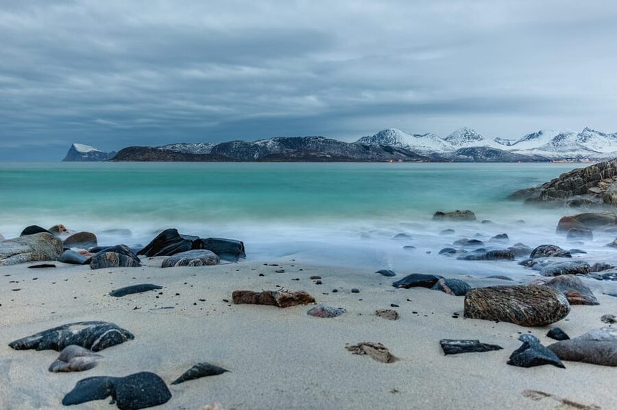 Tromsø: Fjords and Sommarøy Islands Tour with Salmon Picnic - Sommarøy beach picnic: what’s included and what to expect