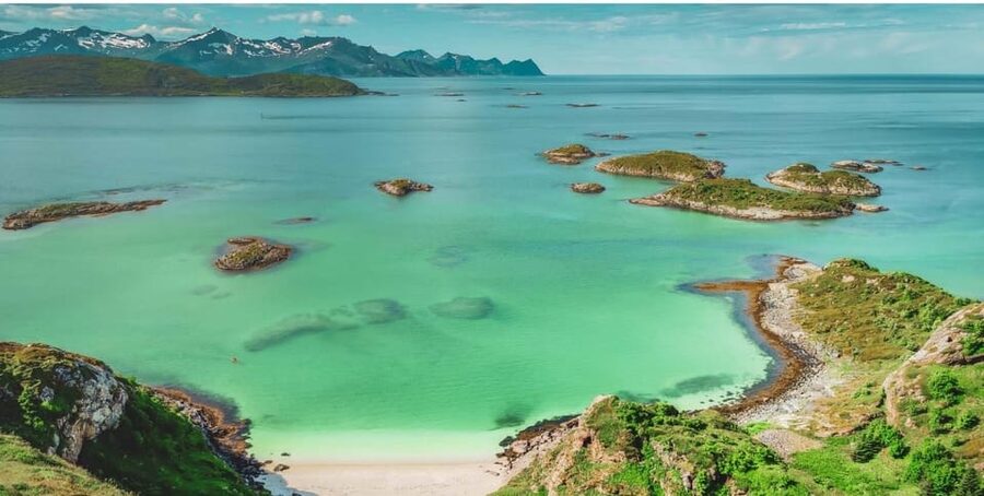 Tromsø: Fjords and Sommarøy Islands Tour with Salmon Picnic - Food expectations and dietary limits: what you can count on