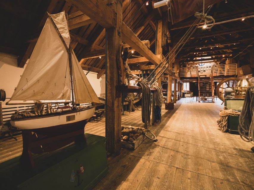 Tromso: Full Steam Museum Entrance - Northern Lights Photo Gallery and the Scientific Presentation