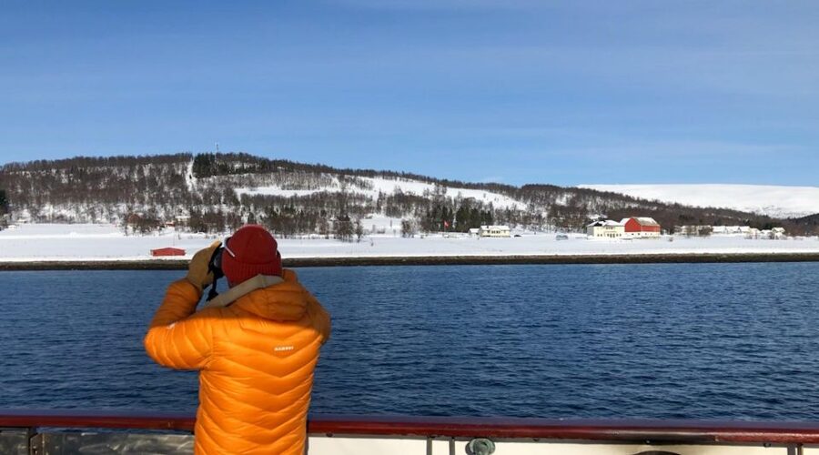 Tromsø: Luxury Polar Fjord Cruise w/ Hot Tub & Polar Plunge - Lunch, hot chocolate, and that reindeer soup moment