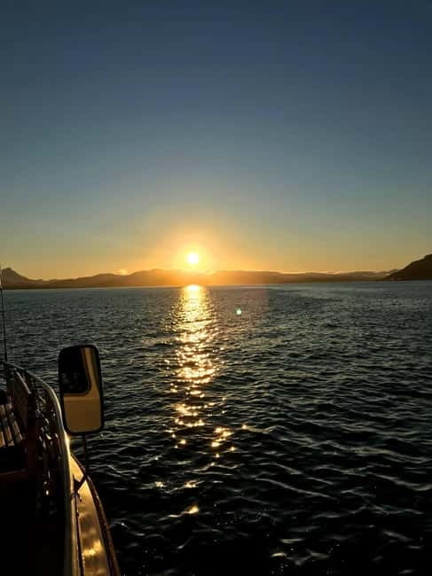 Tromsø: Midnight Sightseeing Cruise All-inclusive - Cruise route under 24-hour light: Hella, Sandvika, and Tønsvik