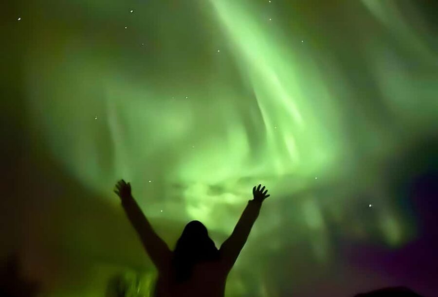 Tromsø: Northern Lights Adventure by Bus or Minibus - Spotting the aurora with help: what the guide actually does for you