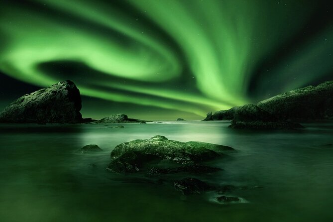 Tromsø, Northern Lights and Wilderness Evening Catamaran Cruise - Why Tromsø’s late-night timing matters for the Aurora