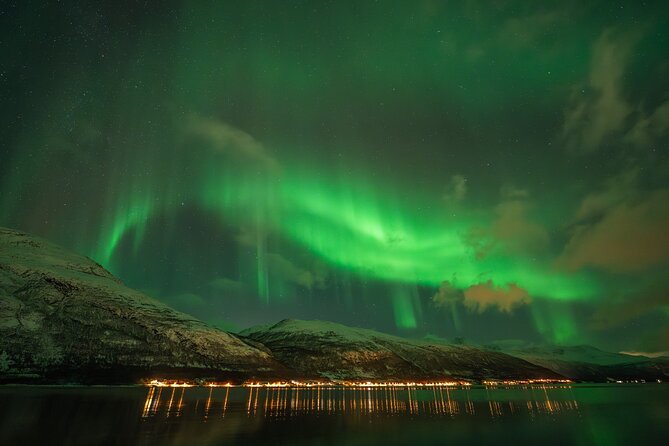 Tromsø: Northern Lights by Minibus - Free Photos and Warm Dinner - Free photos and portraits: how you get the memory, not just the view