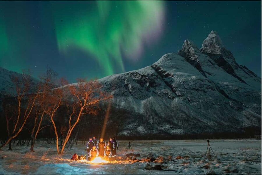 Tromsø: Northern Lights Chase + Free Professional Photos - Guides and teams: what their style changes about your night