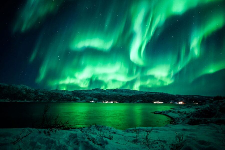 Tromsø: Northern Lights Chase Minibus Tour - When the bonfire happens (and when it won’t)