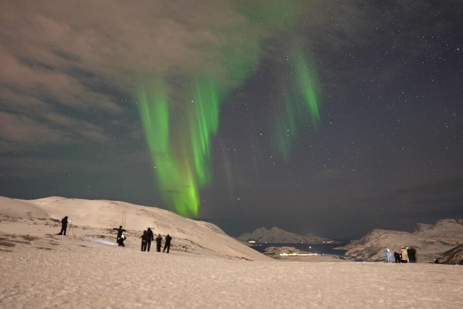 Tromsø: Northern Lights Minibus Small Private Tour Group - Winter Realities: Weather, Timing, and the Aurora Truth