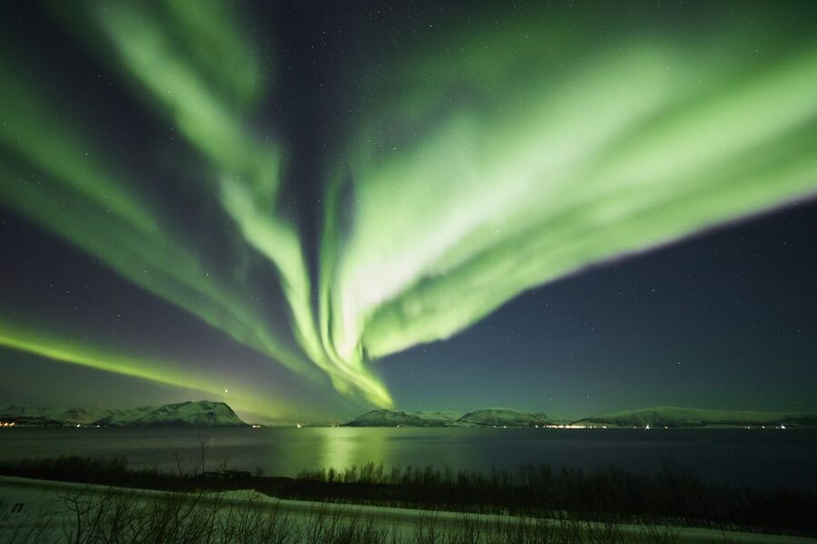 Tromso: Northern Lights Photo Excursion - Fjords, Lakes, and Mountain Country at Photo Stops