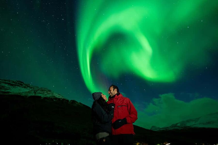 Tromsø: Northern Lights Photography Tour - Timing, Moonlight, and Expectations: New Moon vs Full Moon