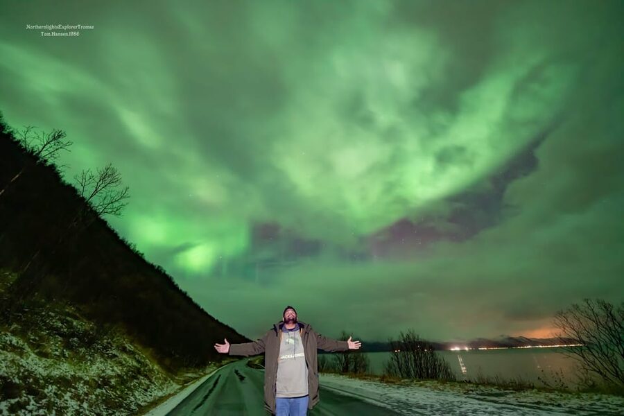 Tromsø: Northern Lights Tour w/Photo, Suits and Local Guide - Warm Suits, Snacks, Hot Drinks, and the Rhythm of the Night