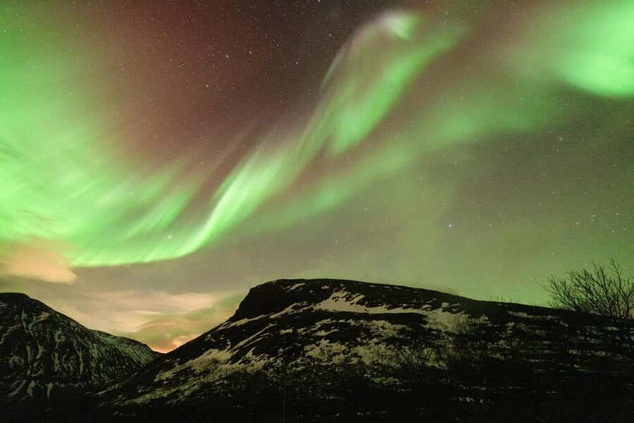 Tromsø: Northern Lights tour with local experts - The road stops and the photo moment: where the night turns into images