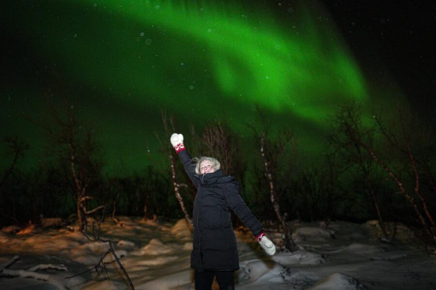 Tromsø: Northern Lights Tour with Local Guide and Photos - Weather Reality Check: Suits, Blankets, and Aurora Expectations