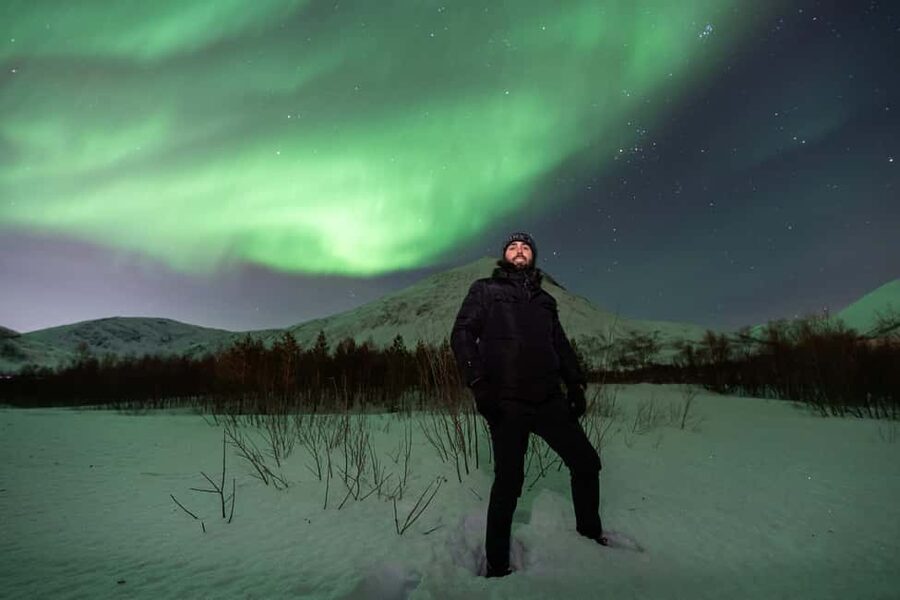 Tromsø: Northern Lights Tour with Professional Photographer - The guide experience: explanations while you wait (Samuel and Lorenzo)